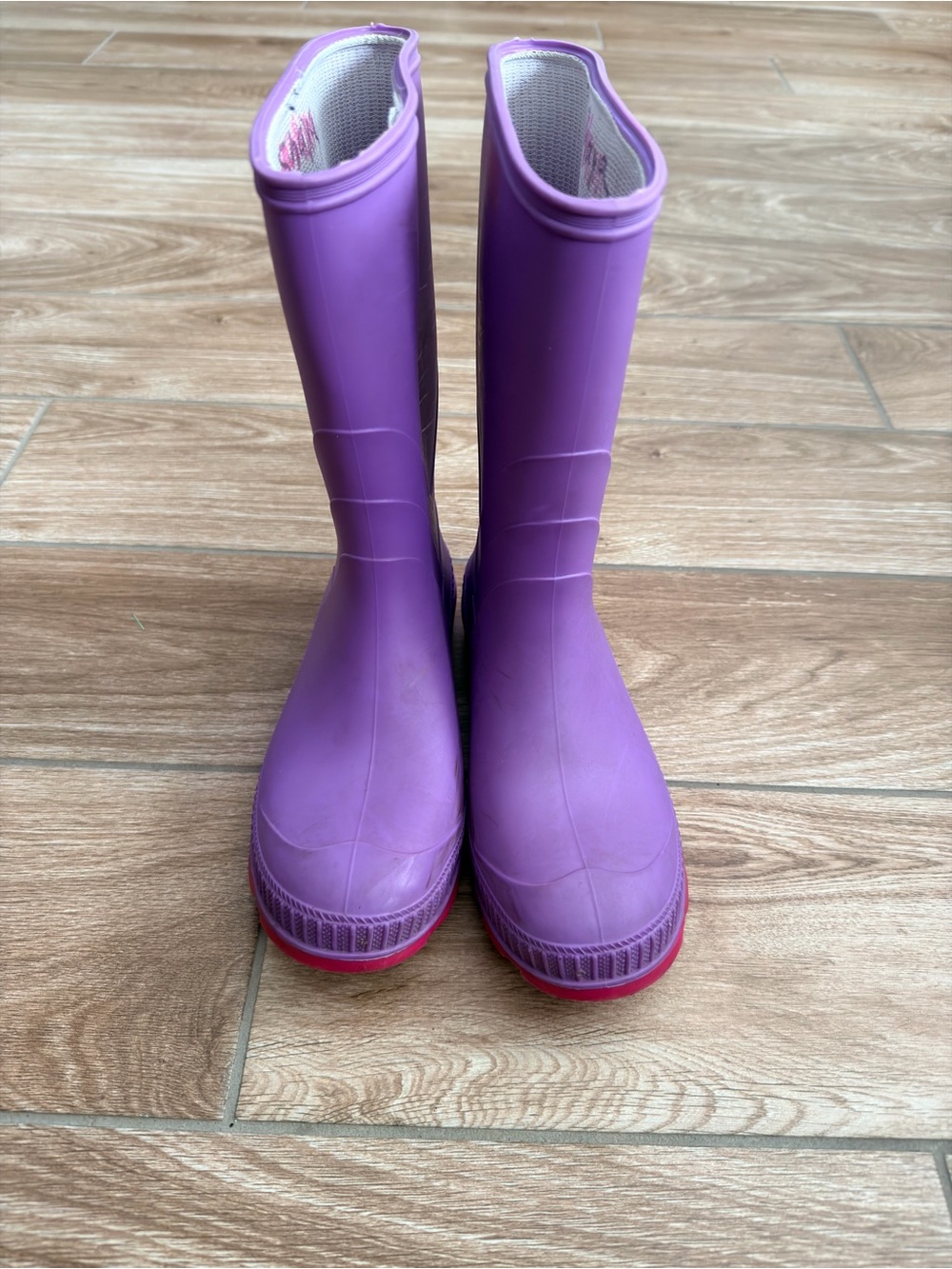 Kamik Girl's Purple Pink Waterproof Pull-on Rain Boots - size 4 Youth